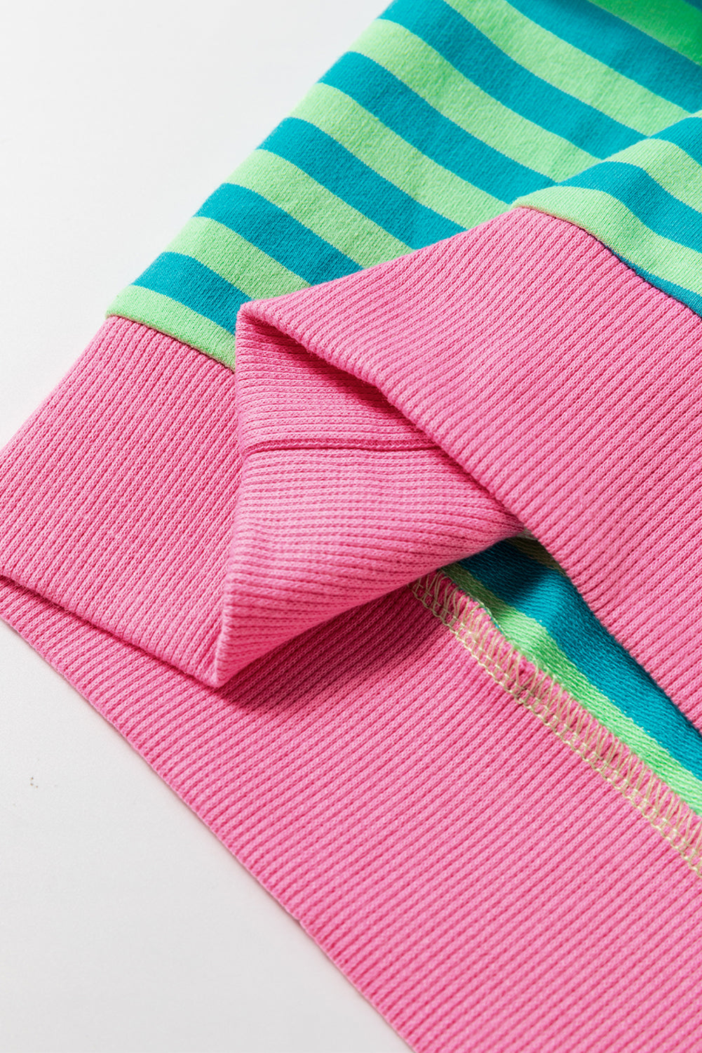 Maglione dal design curato