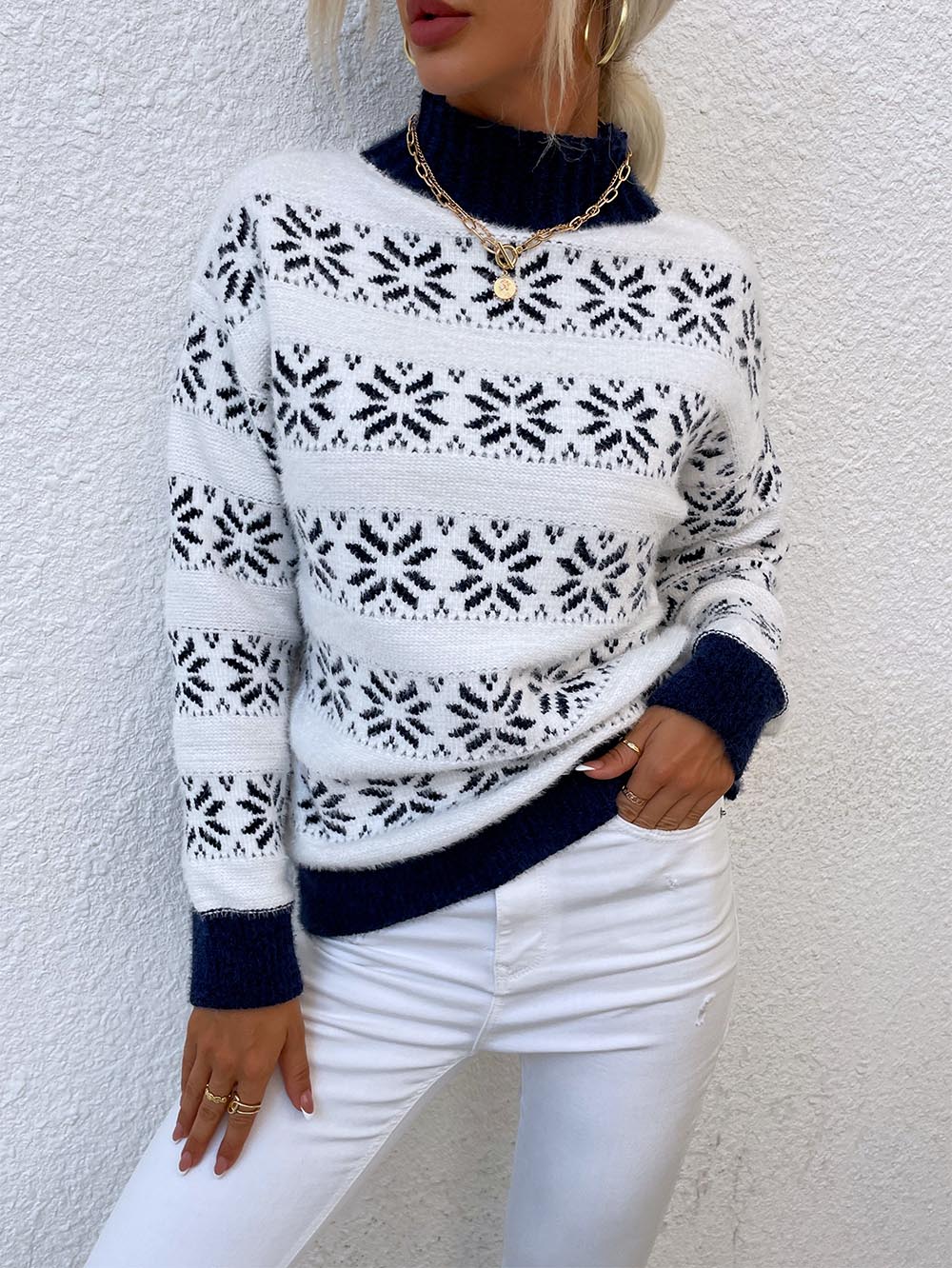 Maglione dal design curato
