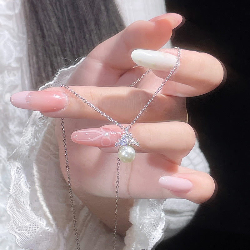 Gioiello artigianale delicato