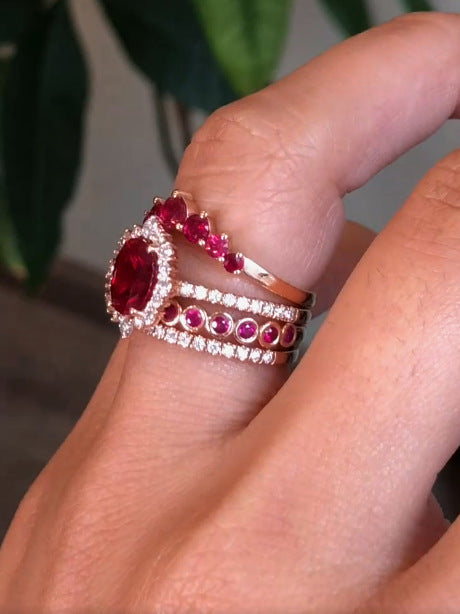 Oro Anello bellissimo con stile unico