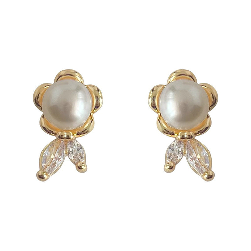 Perla Orecchino artigianale delicato