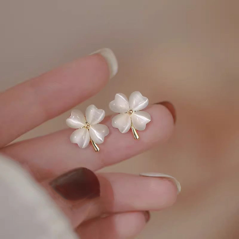 Orecchino affascinante per ogni occasione