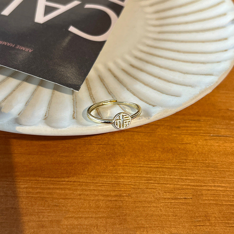 Anello affascinante per ogni occasione