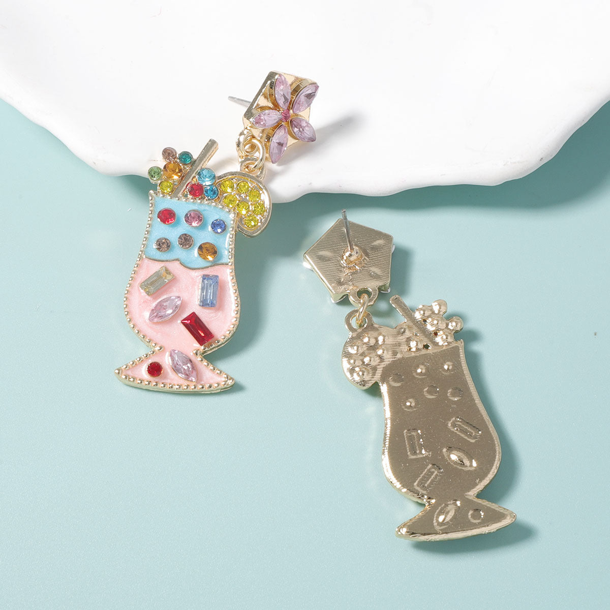 Orecchino artigianale delicato