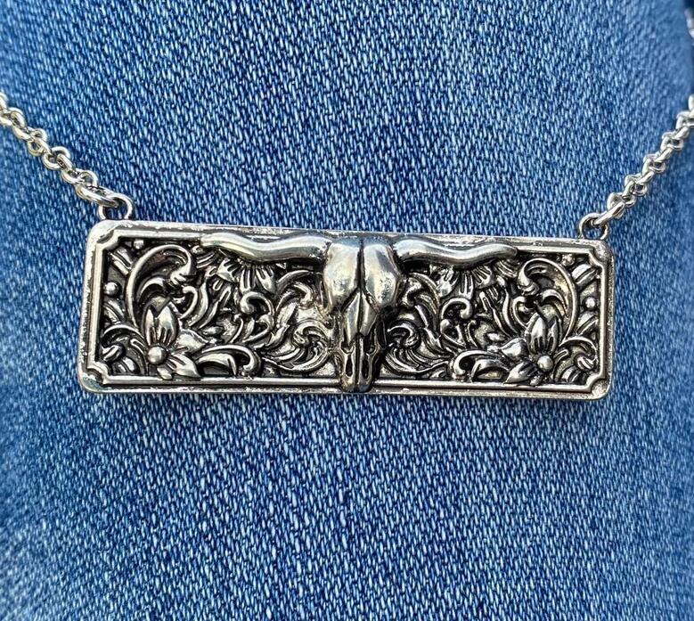 Collana bellissimo con stile unico