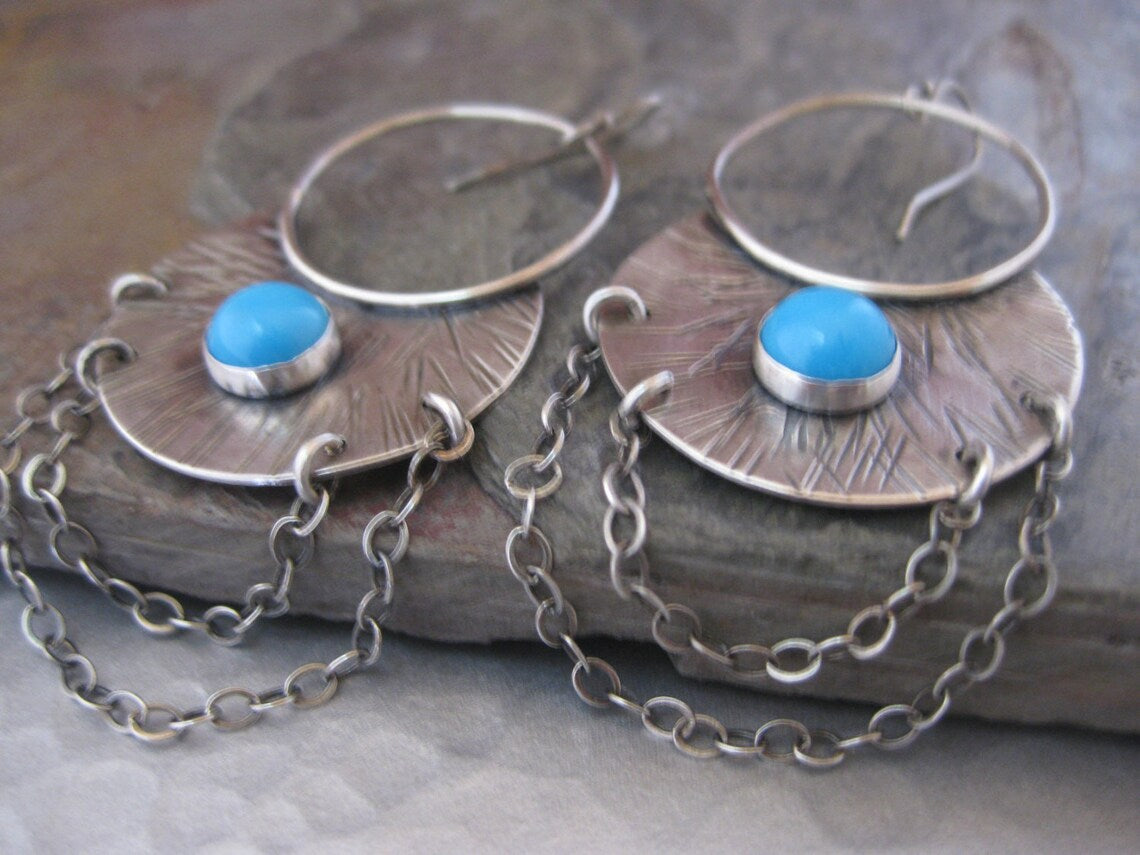 Orecchino artigianale delicato