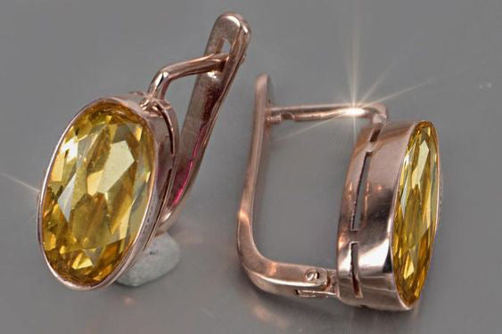 Oro Orecchino classico dal fascino senza tempo