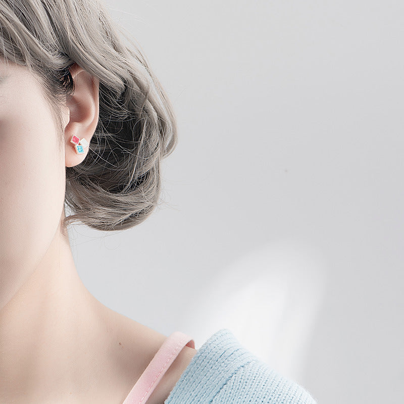 Orecchino artigianale delicato