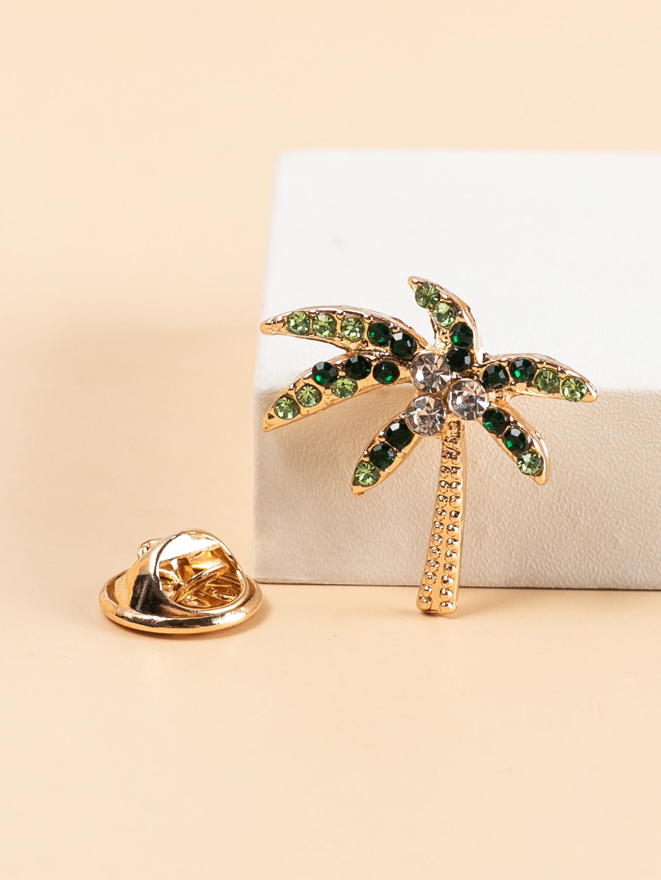 Gioiello artigianale delicato