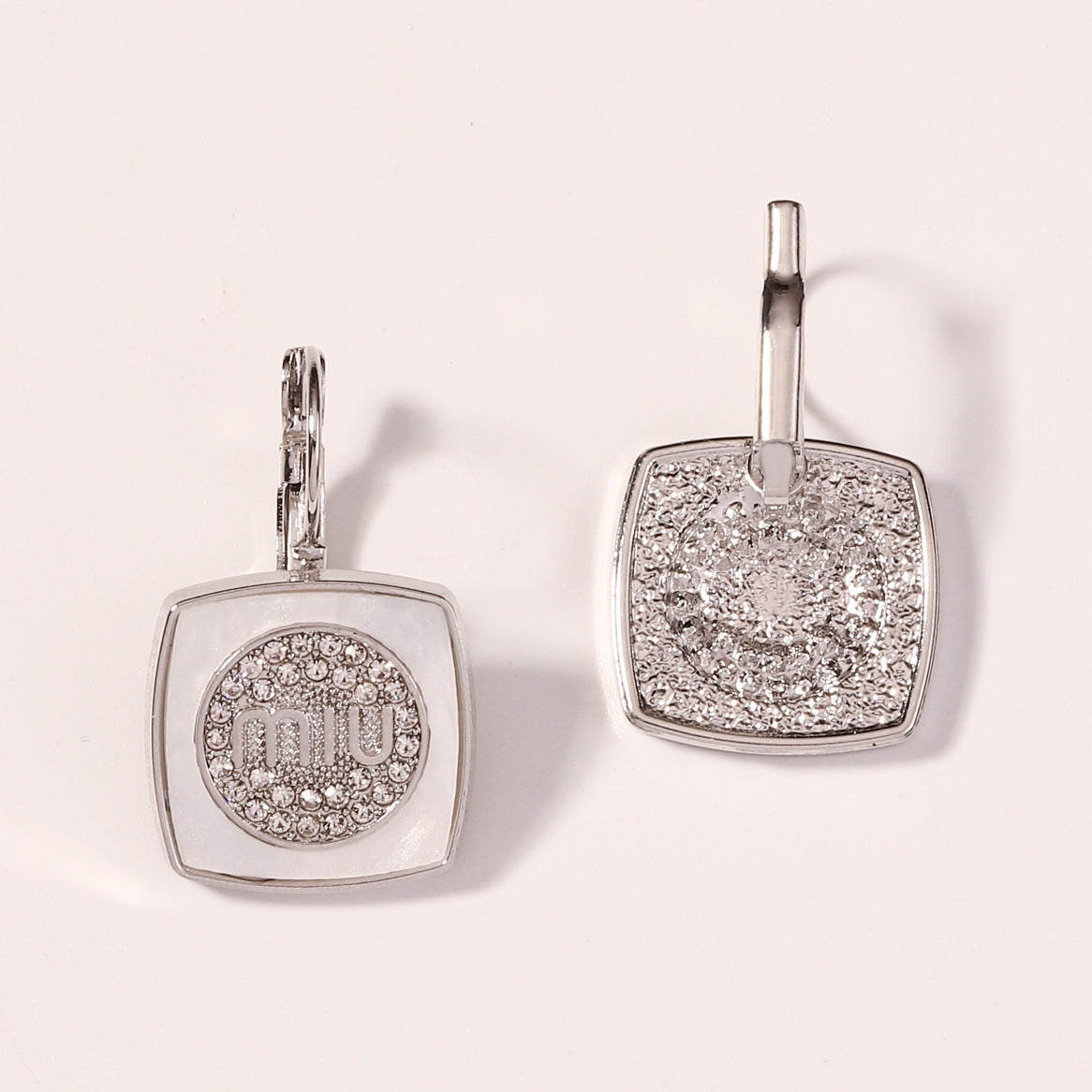 Orecchino affascinante per ogni occasione