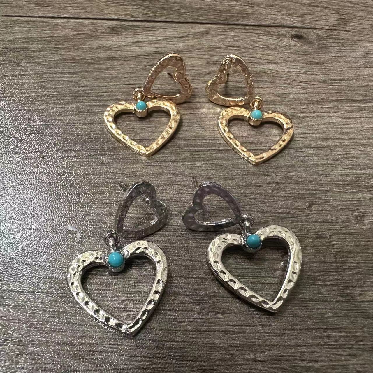 Orecchino vintage fatto a mano