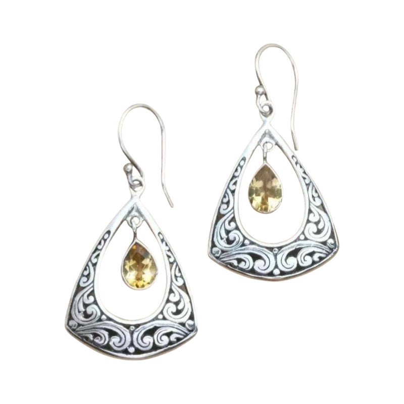 Orecchino artigianale delicato