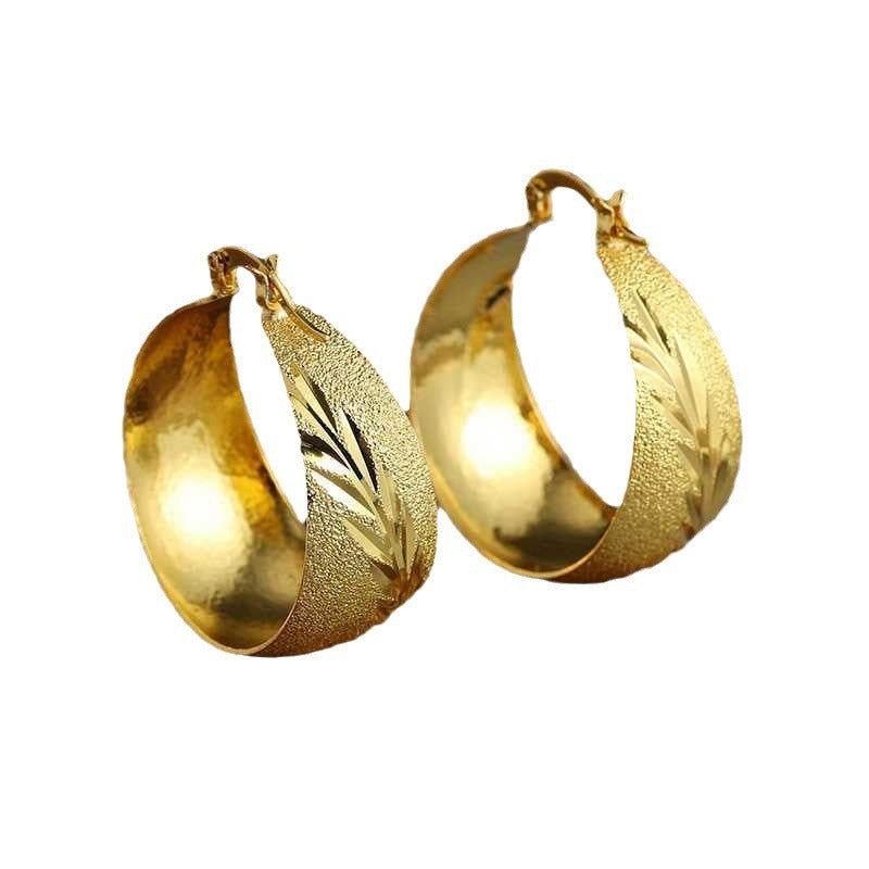 Orecchino artigianale delicato