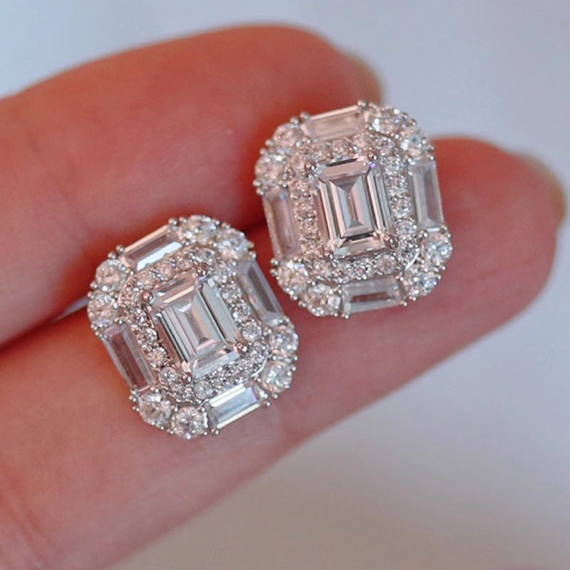 Orecchino stupendo per uso quotidiano