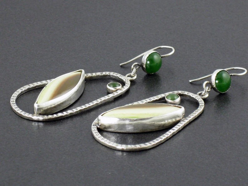 Argento Orecchino bellissimo con stile unico