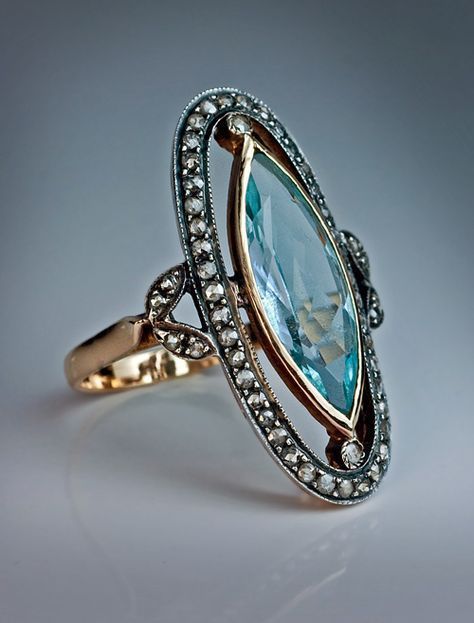 Oro Anello classico dal fascino senza tempo