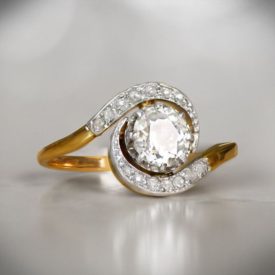 Anello elegante per ogni occasione
