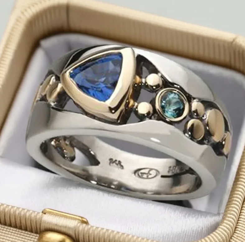 Anello bellissimo con stile unico
