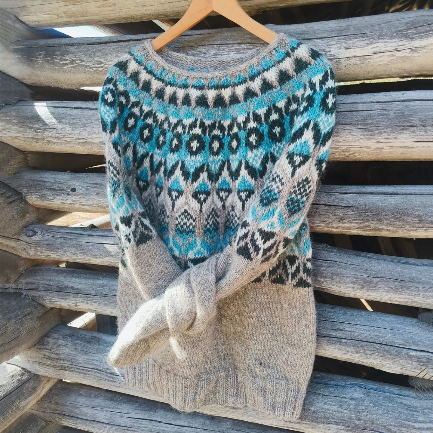 Vintage Icelandic Jacquard Knitted Pattern Cozy Sweater elevenforest