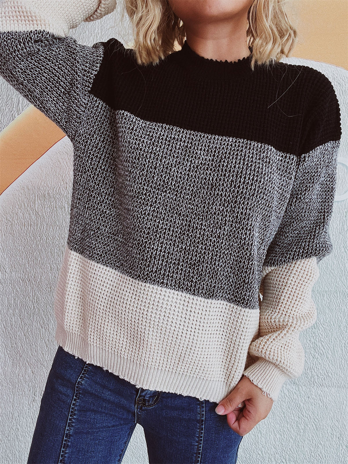 Emilie® | Long sleeve sweater with a color block design