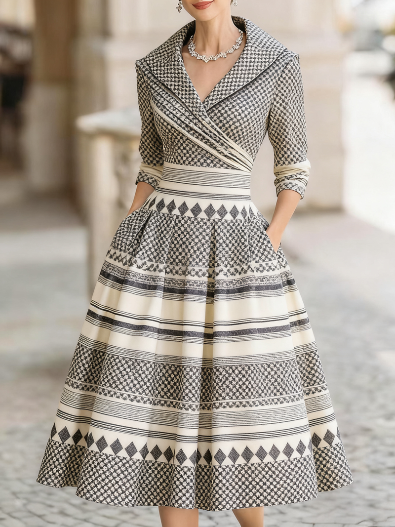 Vestito dal design curato