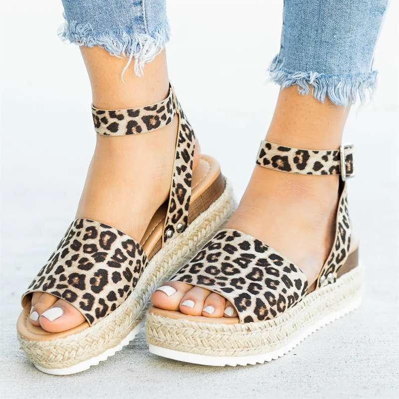 Sandali Ortopediche Aggraziate dal Look Moderno