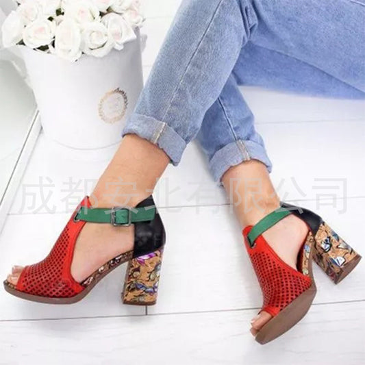 Sandali Ortopediche Aggraziate dal Look Moderno