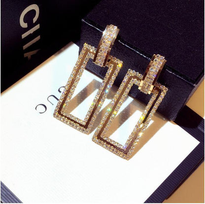 Orecchino classico dal fascino senza tempo