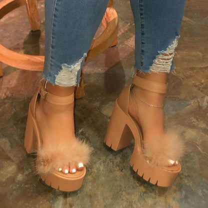 Sandali Ortopediche Aggraziate dal Look Moderno
