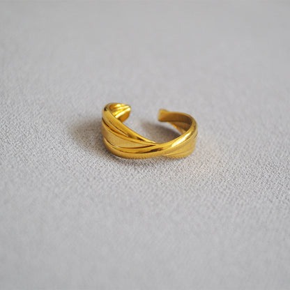 Oro Anello bellissimo con stile unico