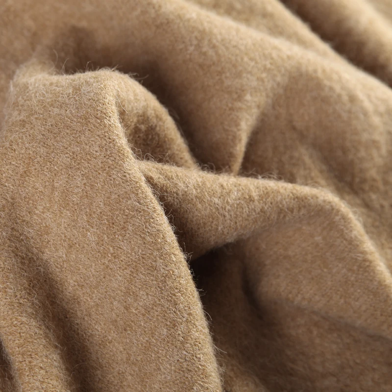 Maglione dal design curato