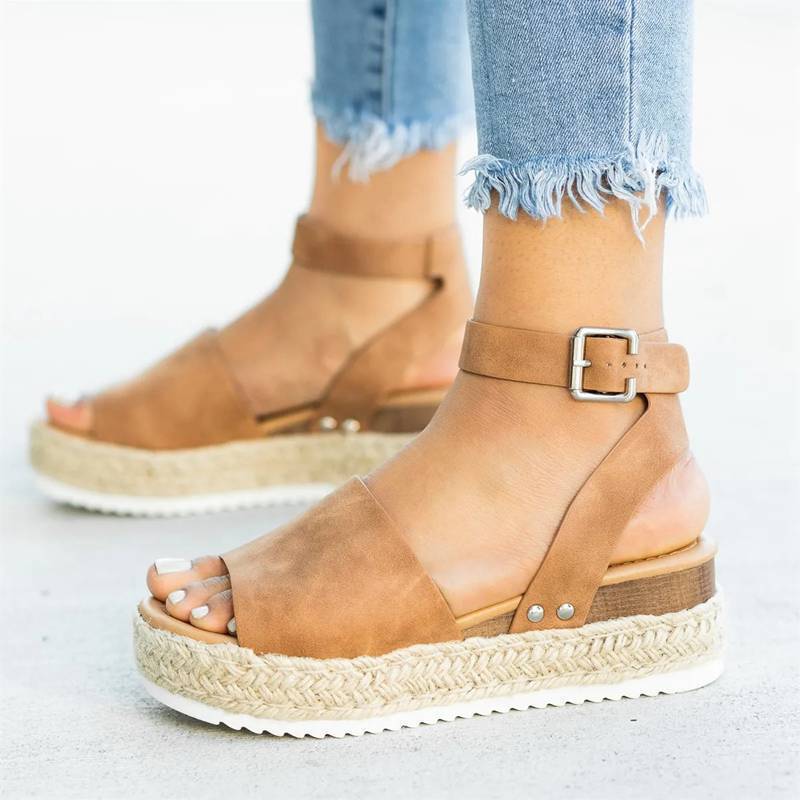 Sandali Ortopediche Aggraziate dal Look Moderno