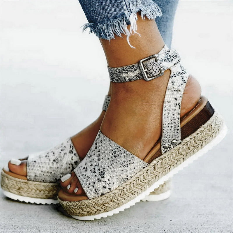 Sandali Ortopediche Aggraziate dal Look Moderno