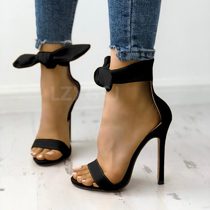 Sandali Ortopediche Aggraziate dal Look Moderno