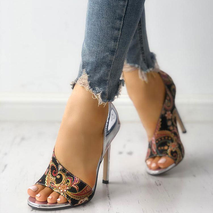 Sandali Ortopediche Aggraziate dal Look Moderno