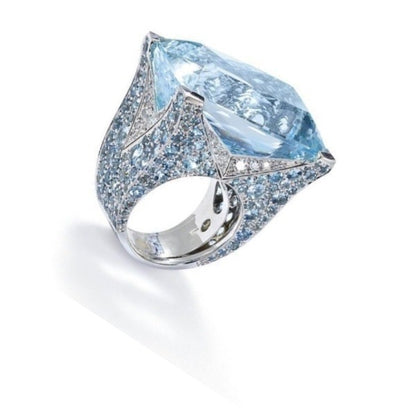 Anello bellissimo con stile unico