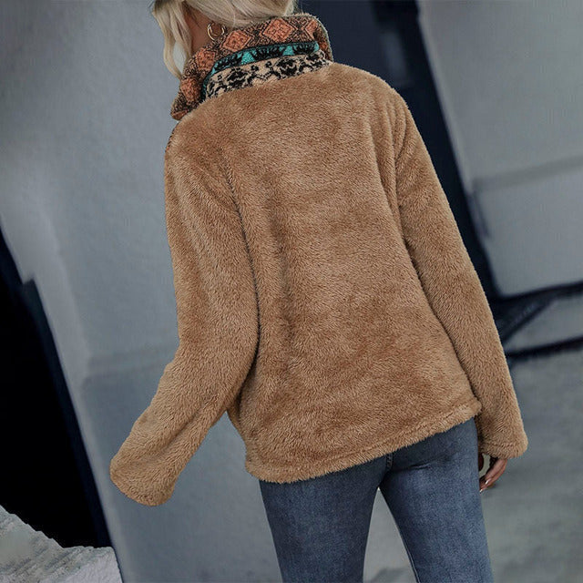 Maglione dal design curato