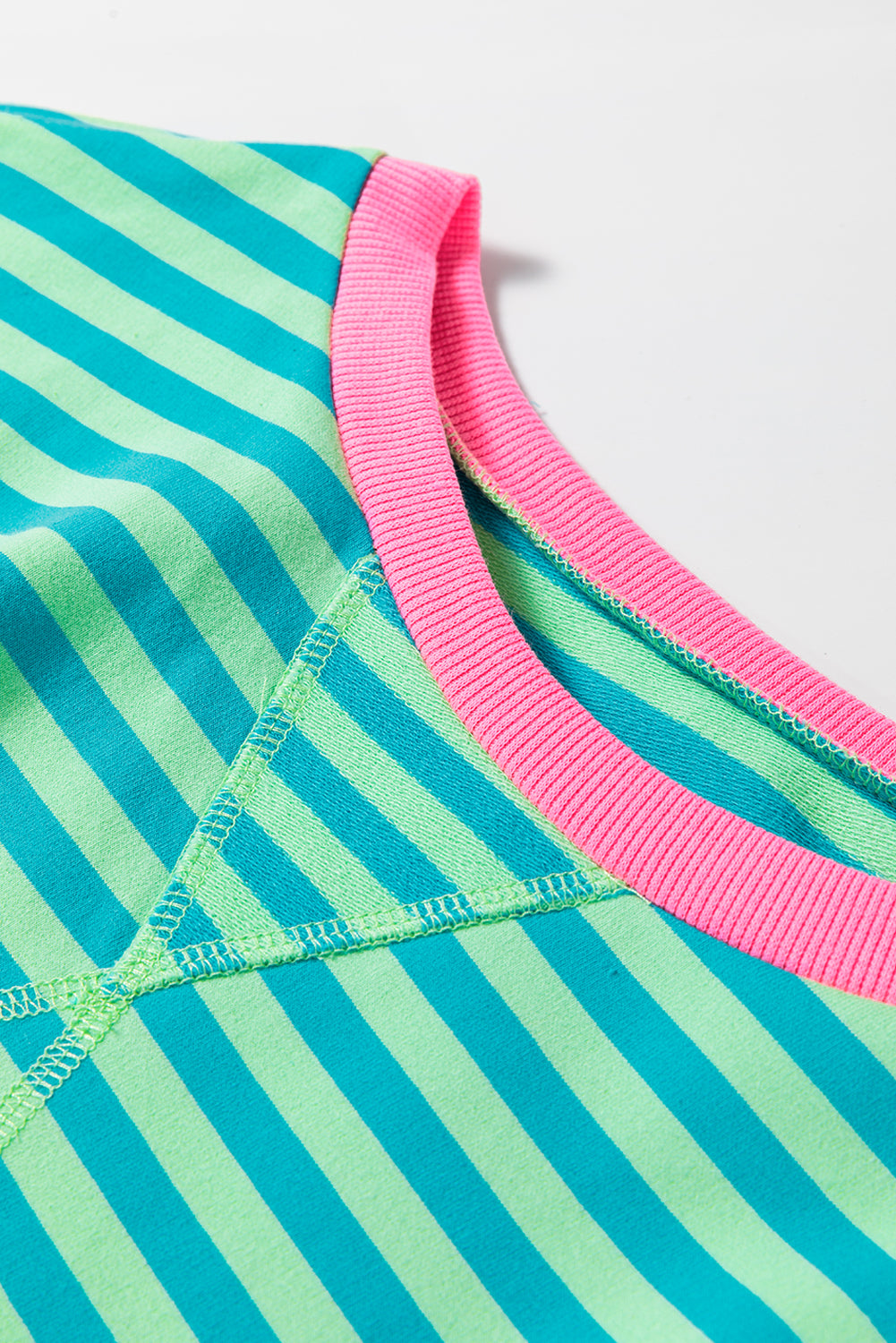 Maglione dal design curato