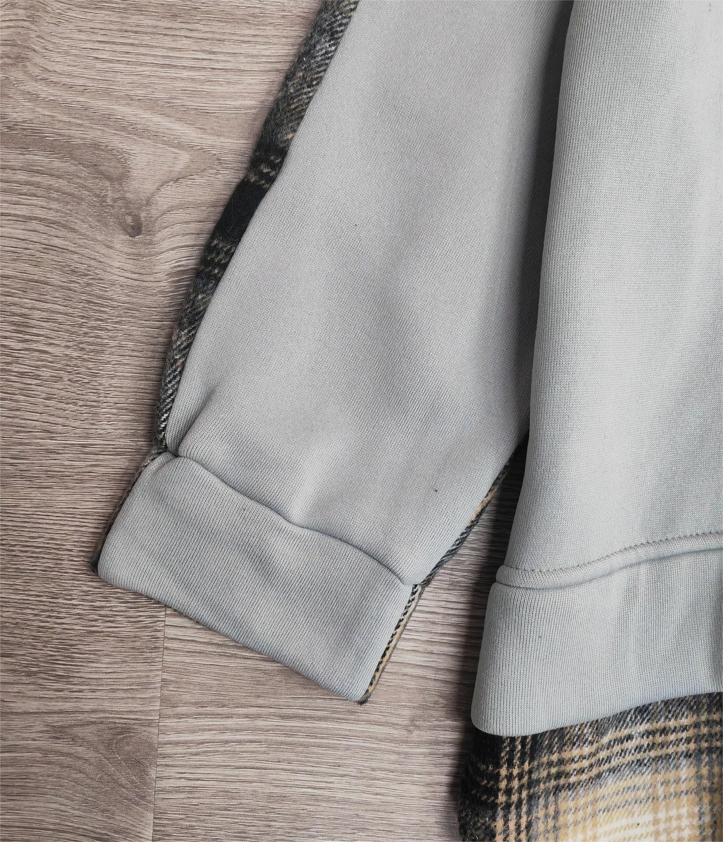 LP | Confortevole felpa patchwork a maniche lunghe