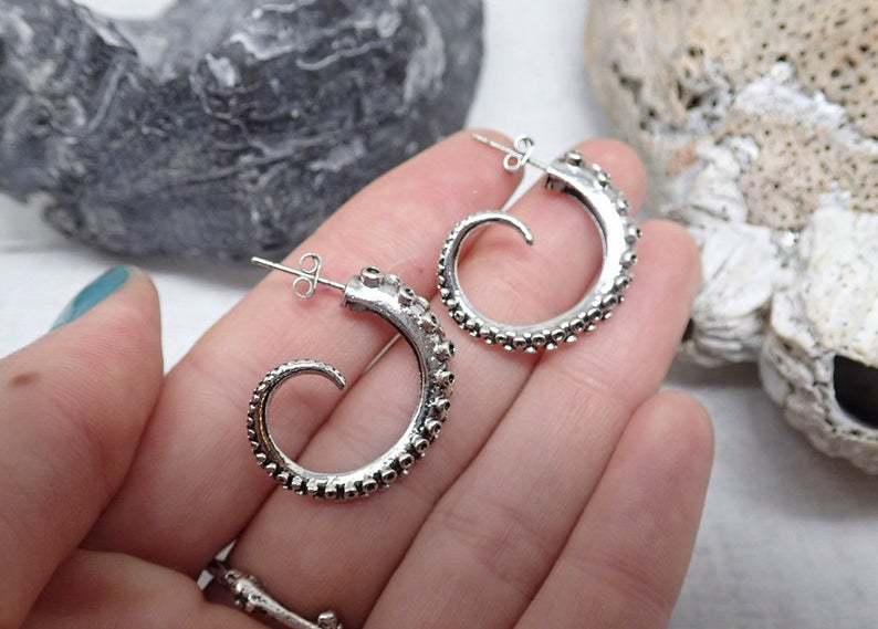 Orecchino classico dal fascino senza tempo