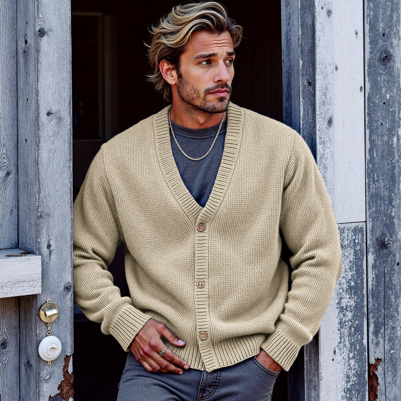 Cardigan dal design classico
