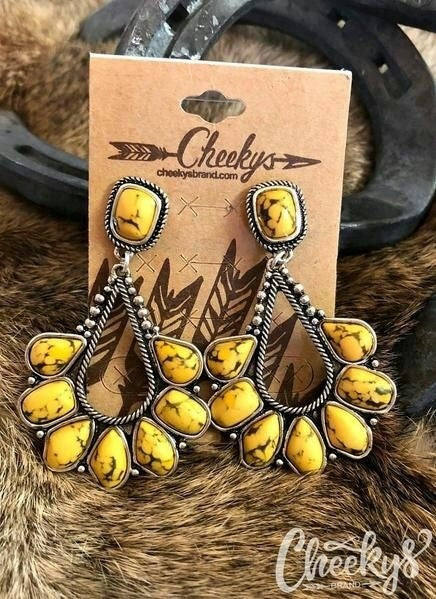 Orecchino artigianale delicato