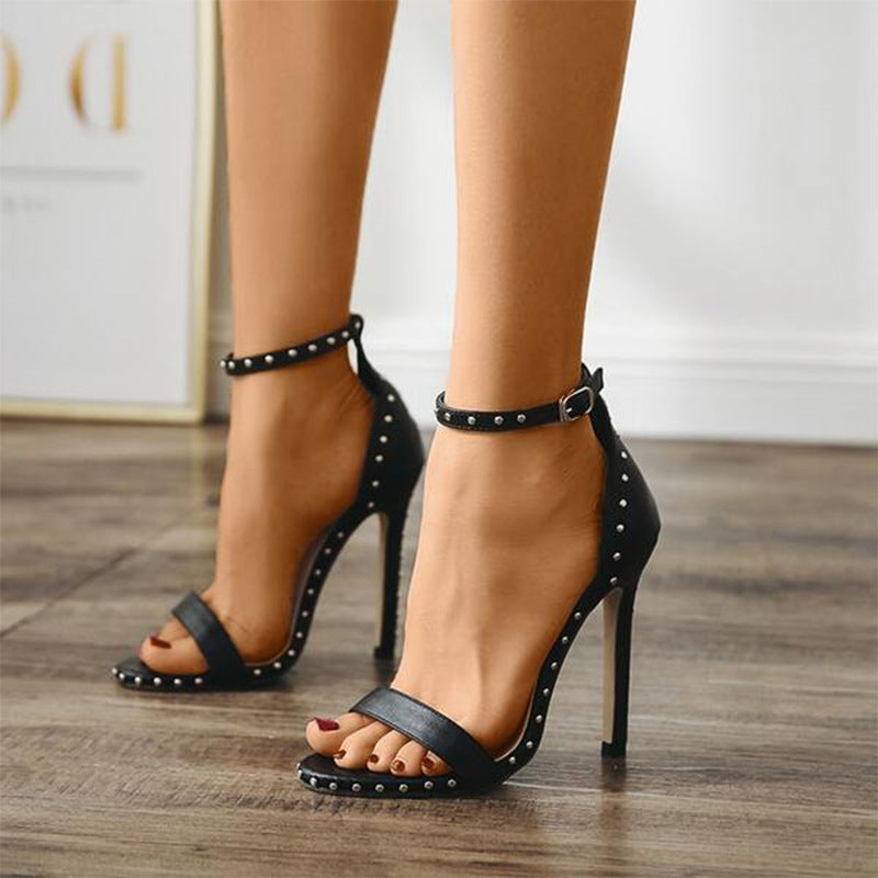 Sandali Ortopediche Aggraziate dal Look Moderno
