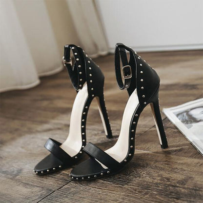 Sandali Ortopediche Aggraziate dal Look Moderno