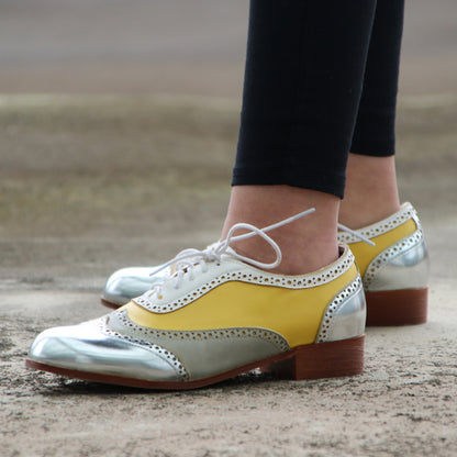 Scarpe Ortopediche Aggraziate dal Look Moderno