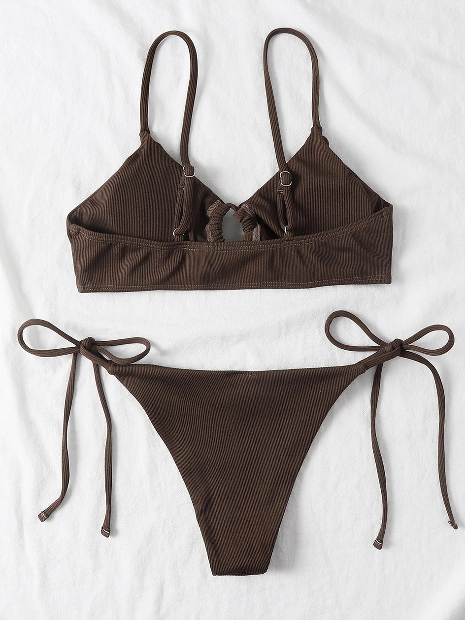 Verónica® | Effortless and Bikinis