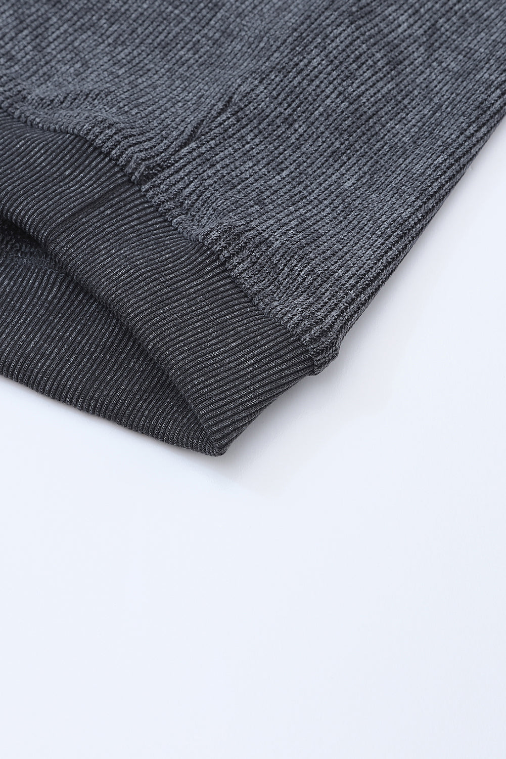 Maglione dal design curato