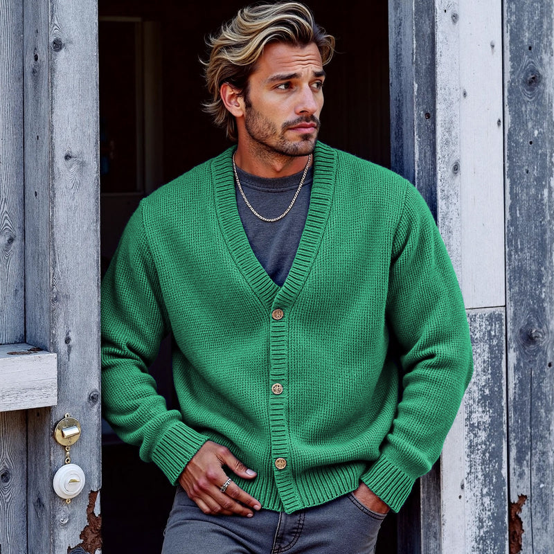 Cardigan dal design curato
