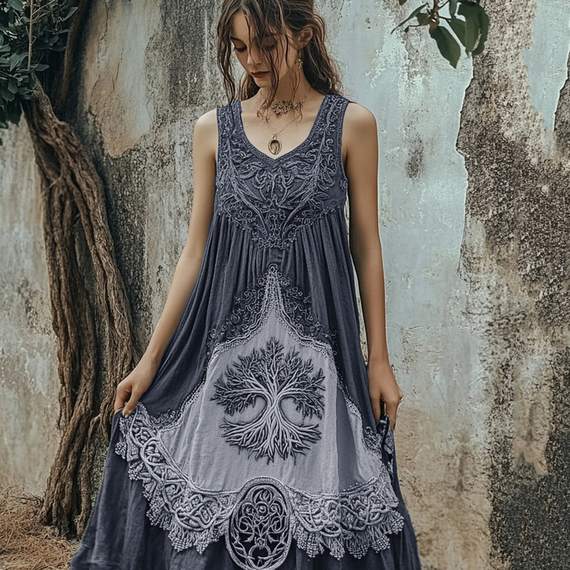 Vestito dal design curato