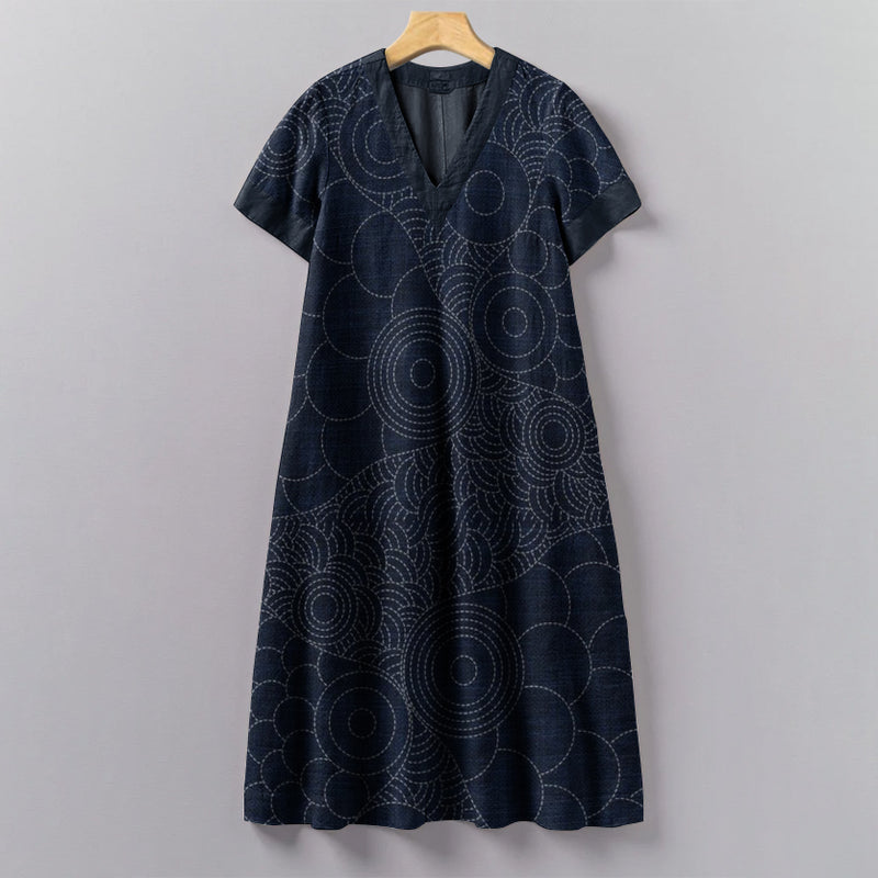 Vestito dal design curato
